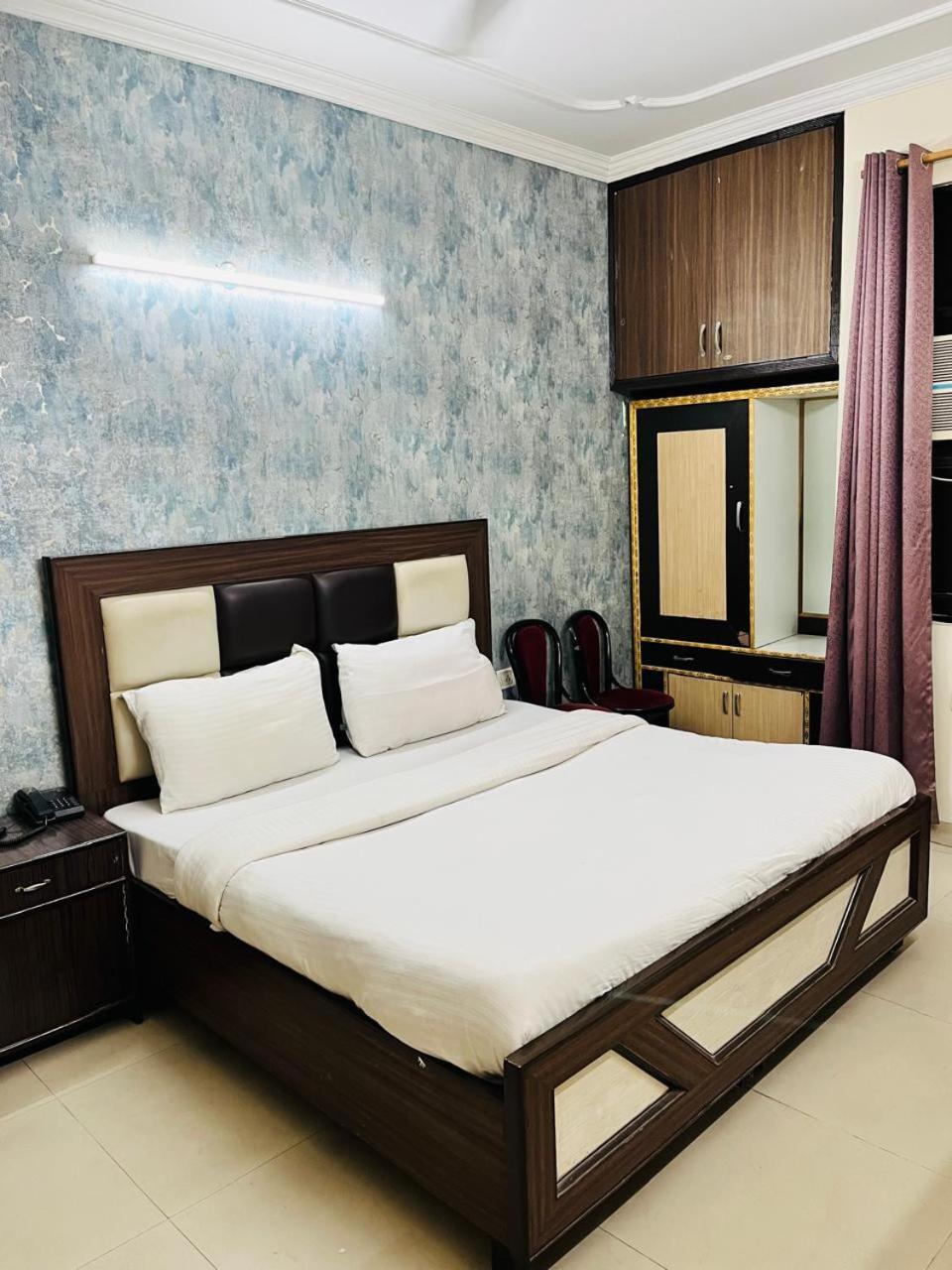ניו דלהי Airport Hotel Mayank Residency מראה חיצוני תמונה